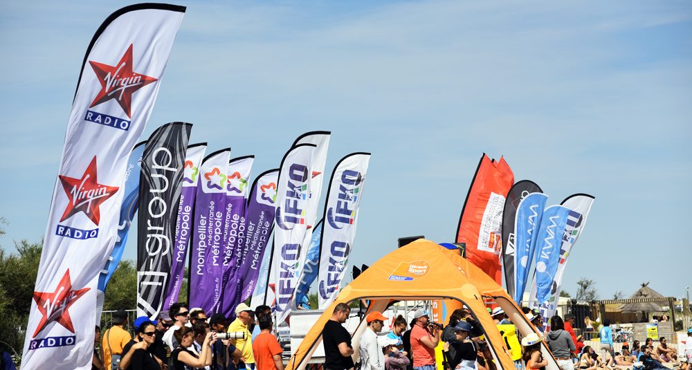 Outdoor Display - Festikite - Drapeaux publicitaires