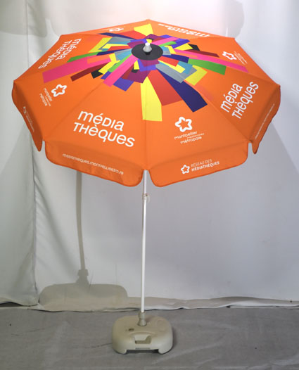 parasol-publicitaire-personnalisable-outdoor-display